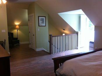 Colonial Charm Inn ชาร์ลอตต์ทาวน์ ภายนอก รูปภาพ